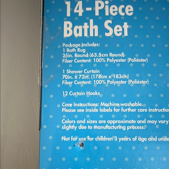 NIB Disney Minnie Mouse Bath Set in Black, White, and Pink - Picture 11 of 11